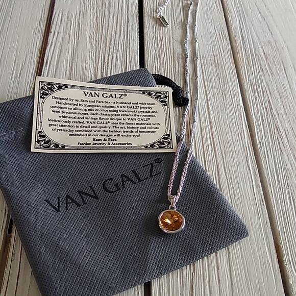 Topaz SWAROVSKI Crystal/Round/Pendant NECKLACE - Picture 4 of 6